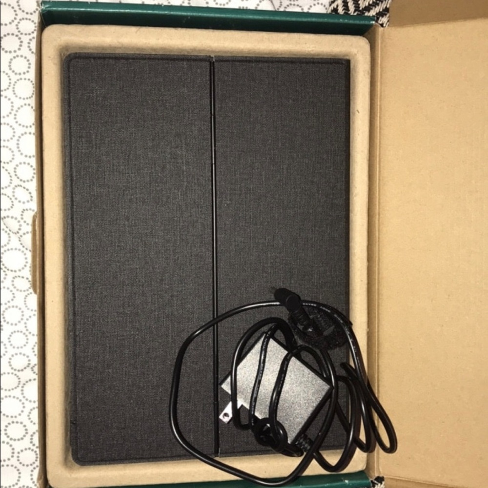 Laptop - Picture 2 of 3